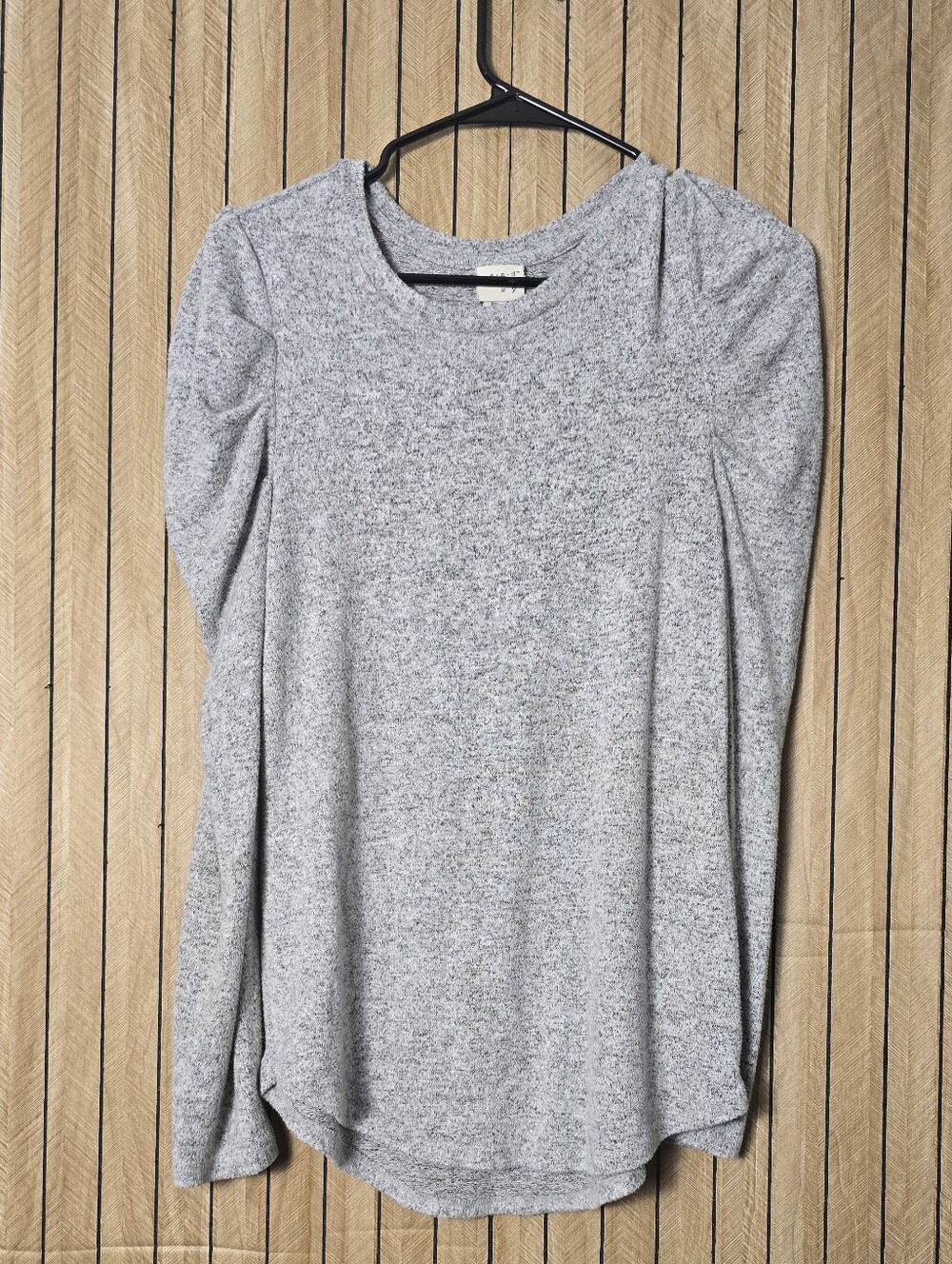 Soft Heather Gray Long-Sleeve Women’s Top